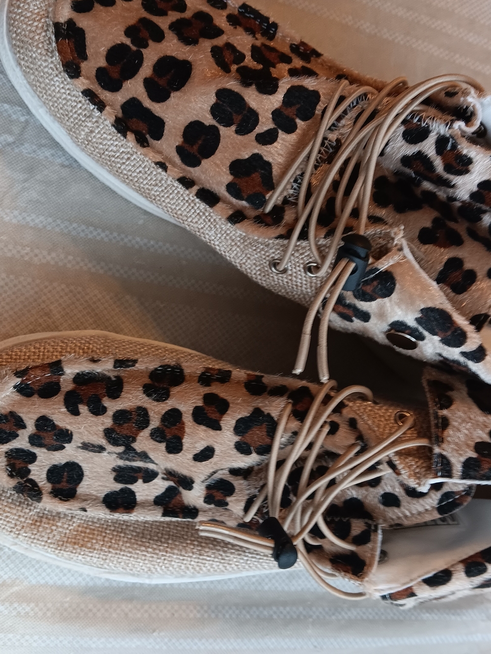 Womens New Without tags Outwoods eopard Print Casual Slip-On Shoes Size 10